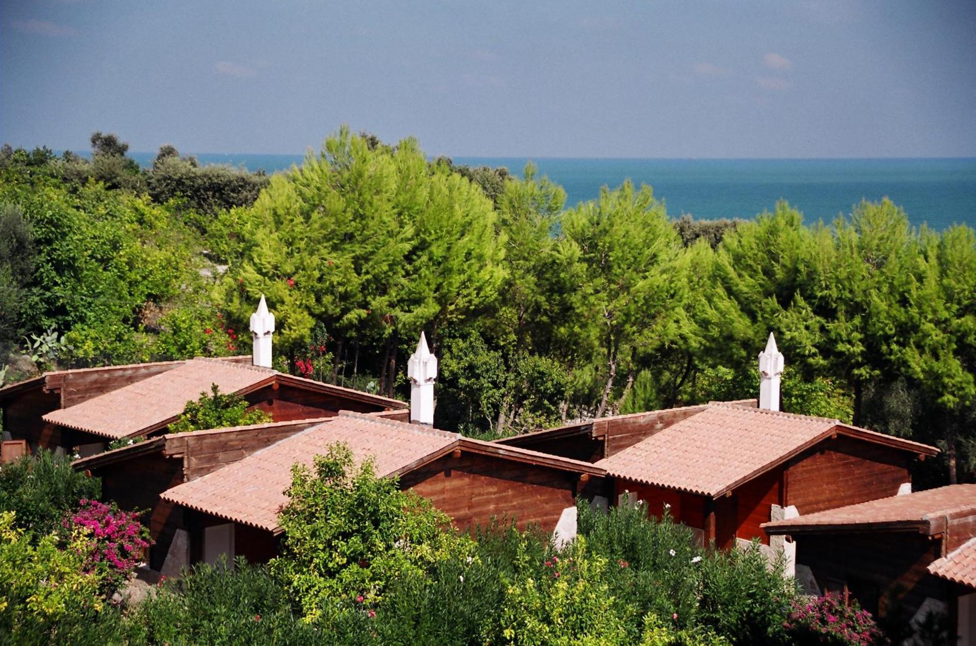 Tenuta Molino Di Mare- Ecoresort Con Villini Роди Гарганико Екстериор снимка