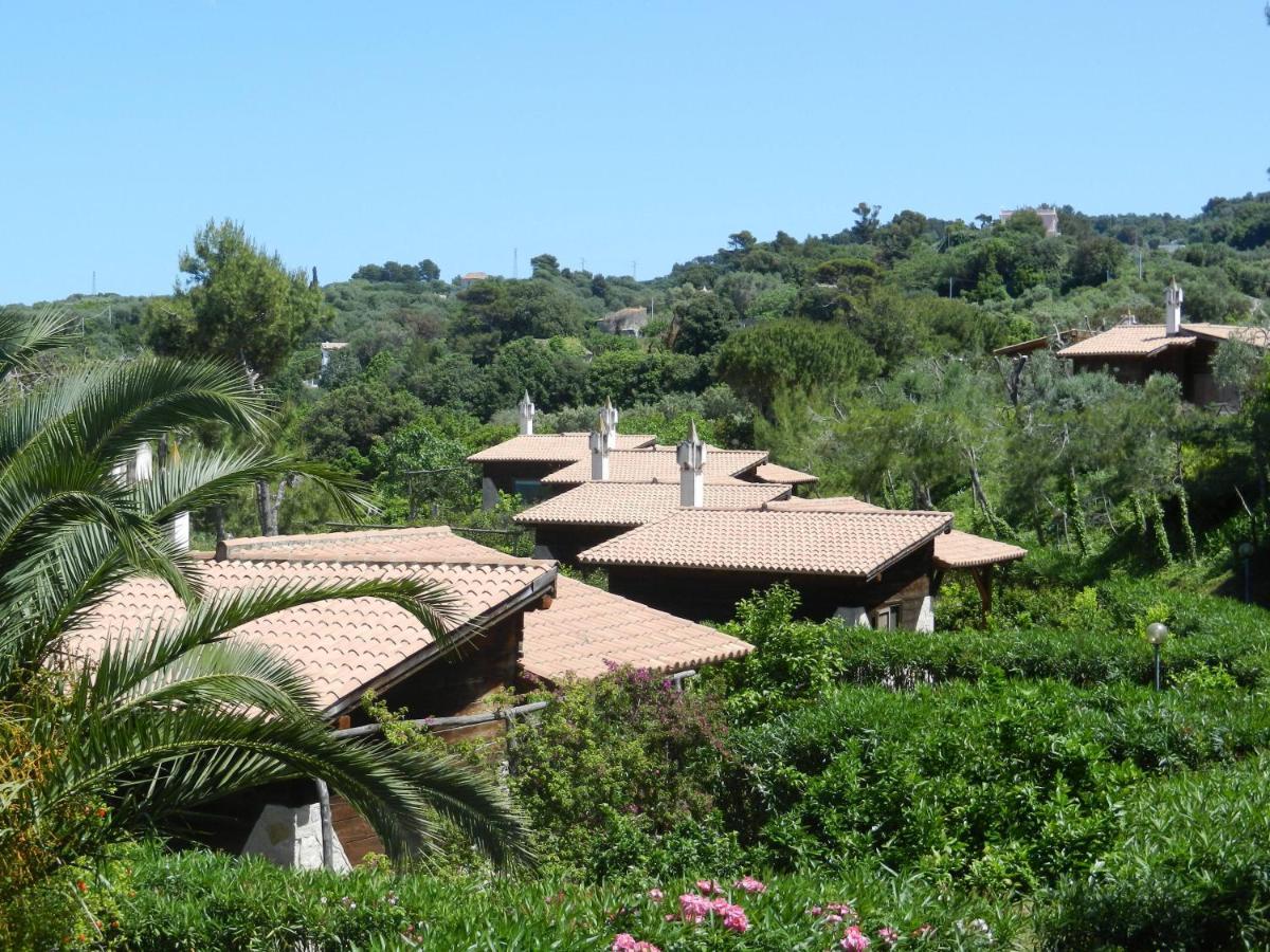 Tenuta Molino Di Mare- Ecoresort Con Villini Роди Гарганико Екстериор снимка
