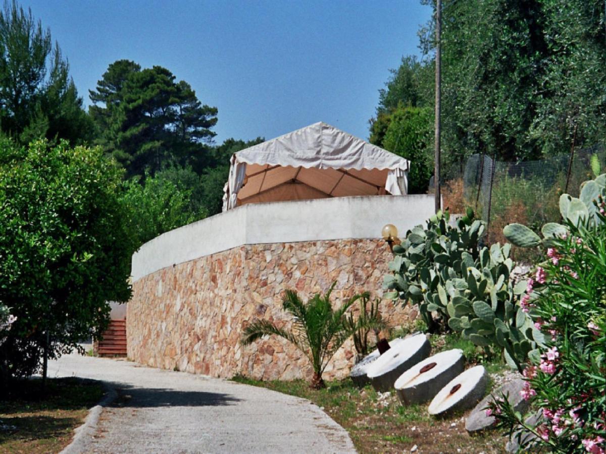 Tenuta Molino Di Mare- Ecoresort Con Villini Роди Гарганико Екстериор снимка